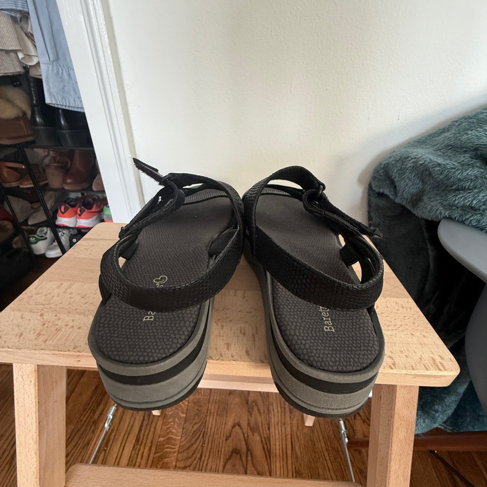 Baretraps Malyka 1-1 1/2 in Platform Strappy Sandals Woman’s 9 - Picture 5 of 6